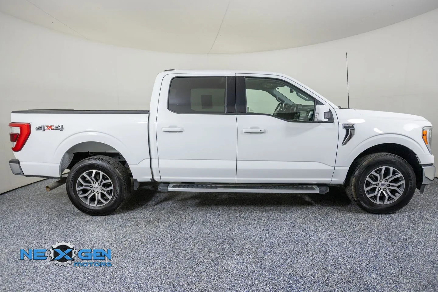 2022 Ford F-150 Lariat - Photo 8