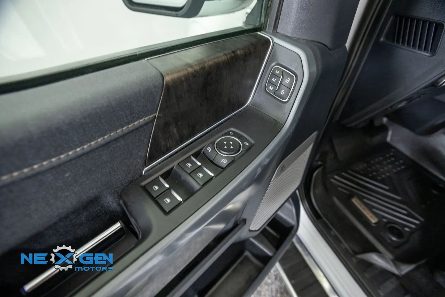 2022 Ford F-150 Lariat - Photo 12