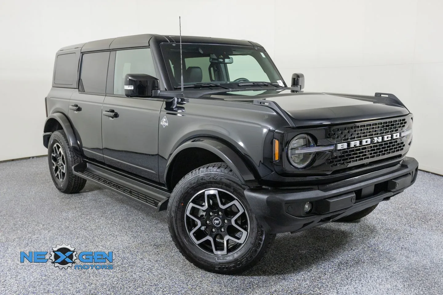 2025 Ford Bronco Outer Banks 4x4's photo
