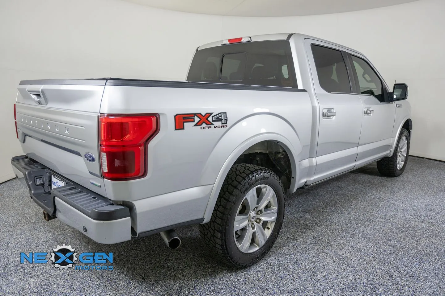 Ford F-150 photo 8