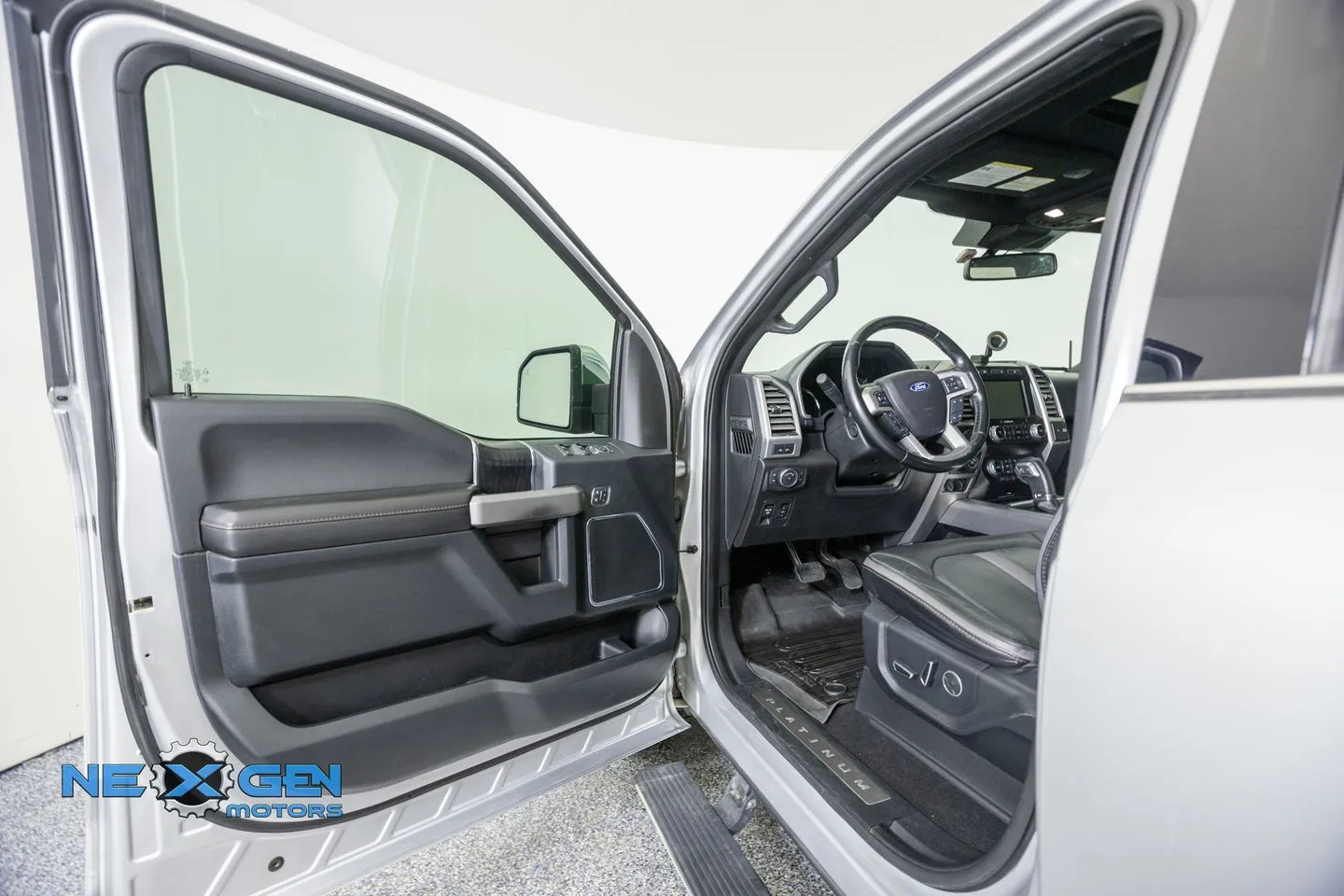 Ford F-150 photo 10