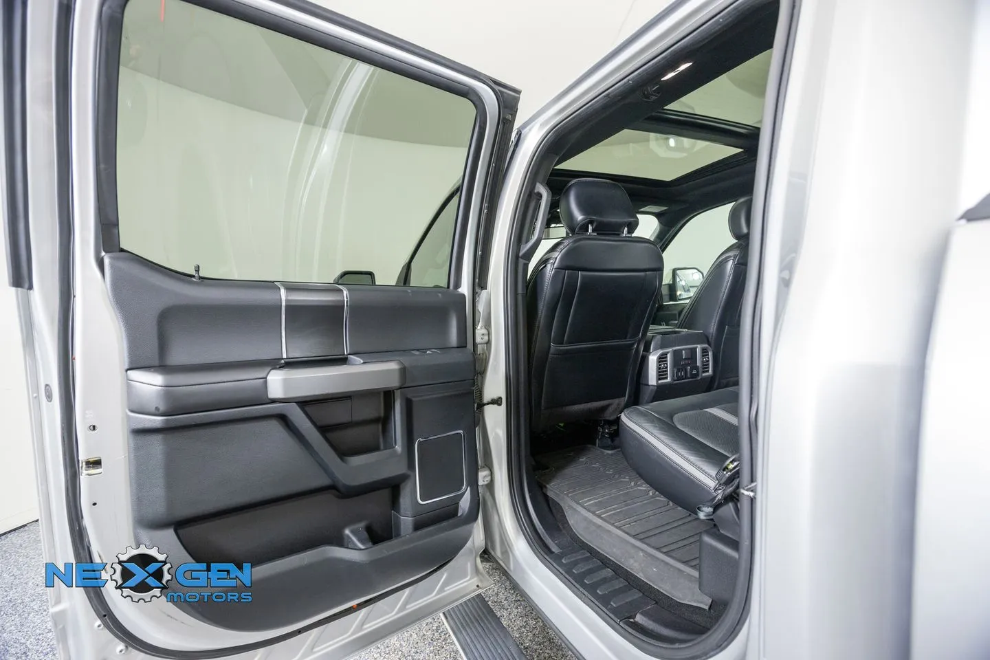 Ford F-150 photo 30