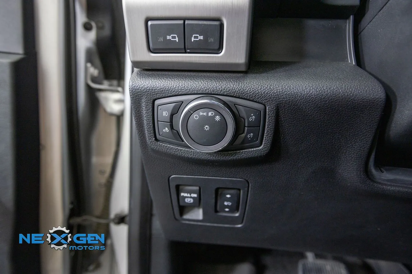 Ford F-150 photo 14