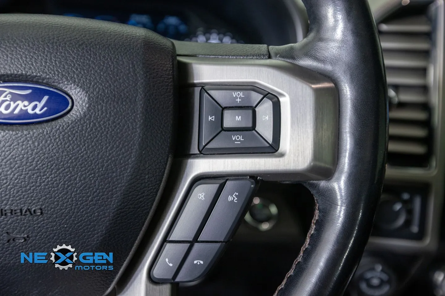 Ford F-150 photo 16
