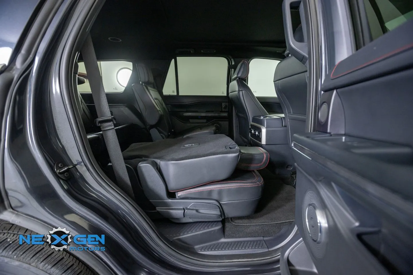 Ford Expedition photo 40