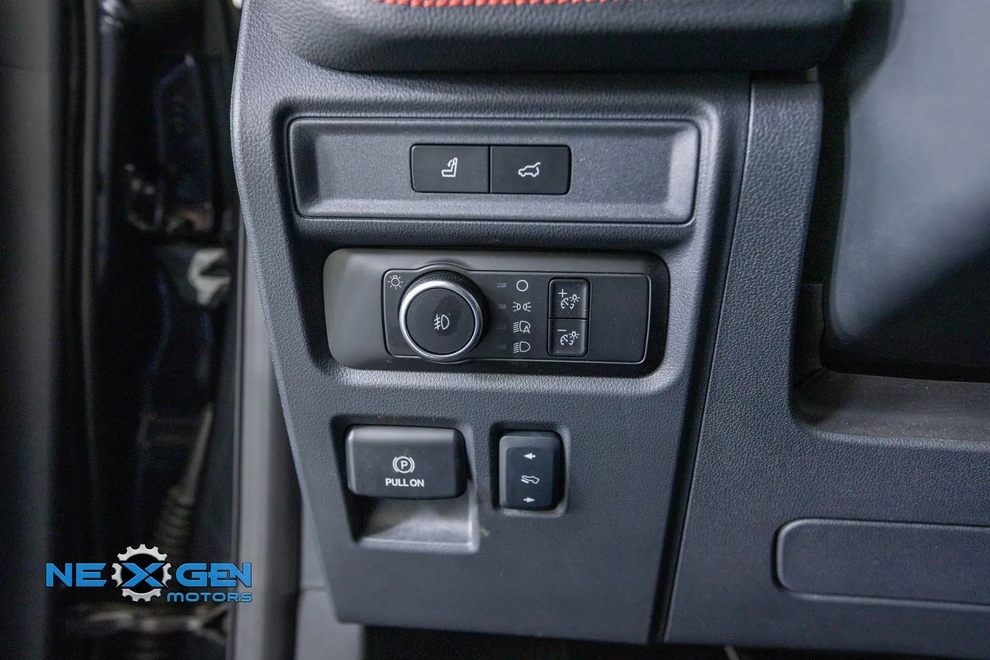 Ford Expedition photo 14