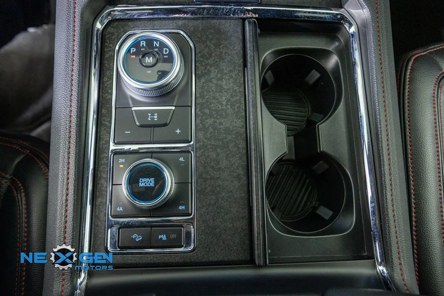Ford Expedition photo 25