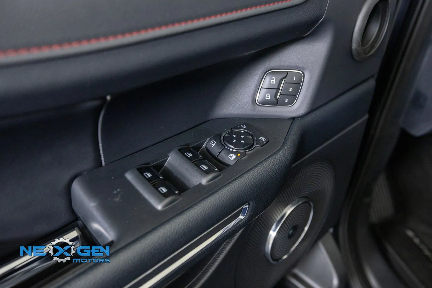 Ford Expedition photo 13