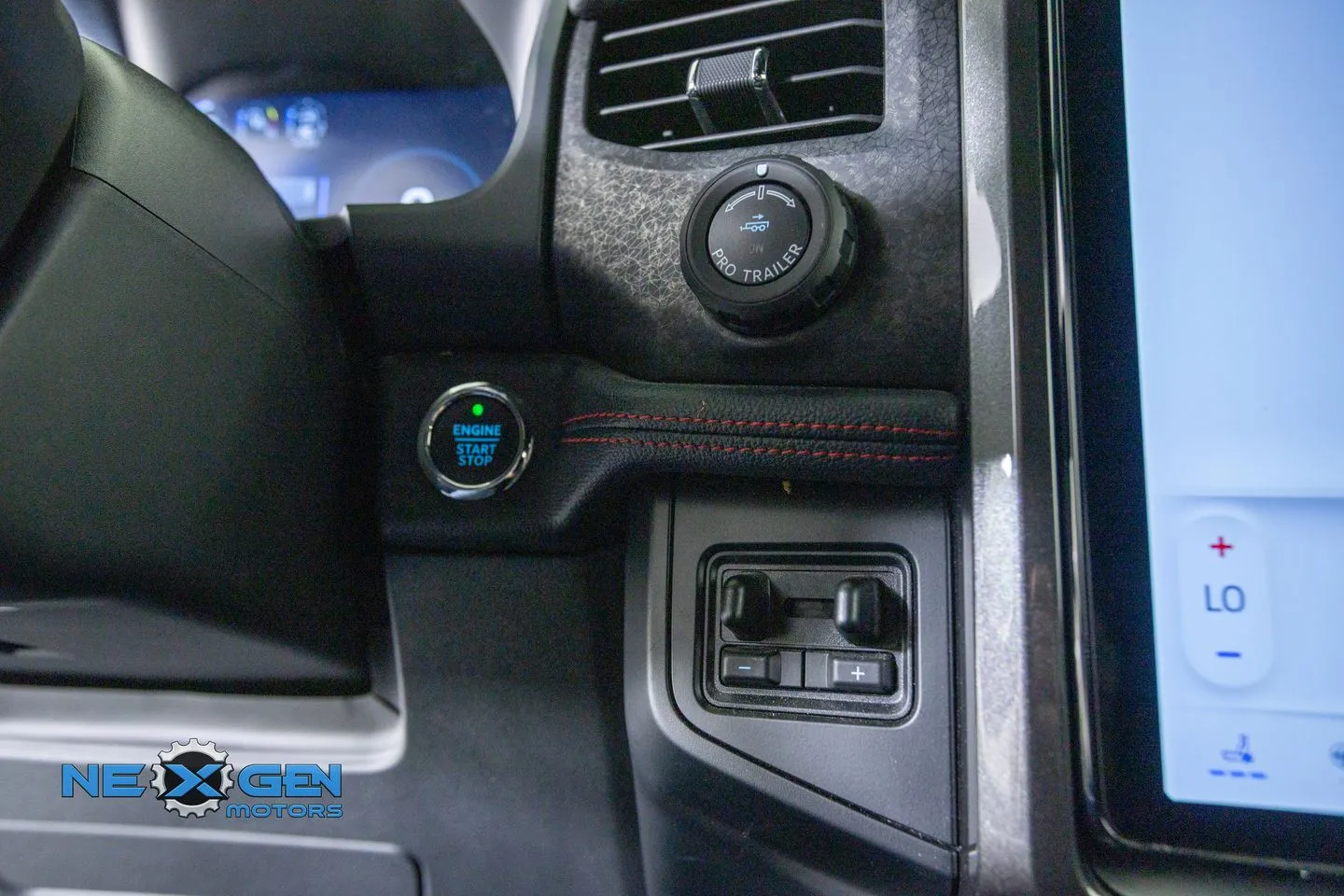 Ford Expedition photo 23