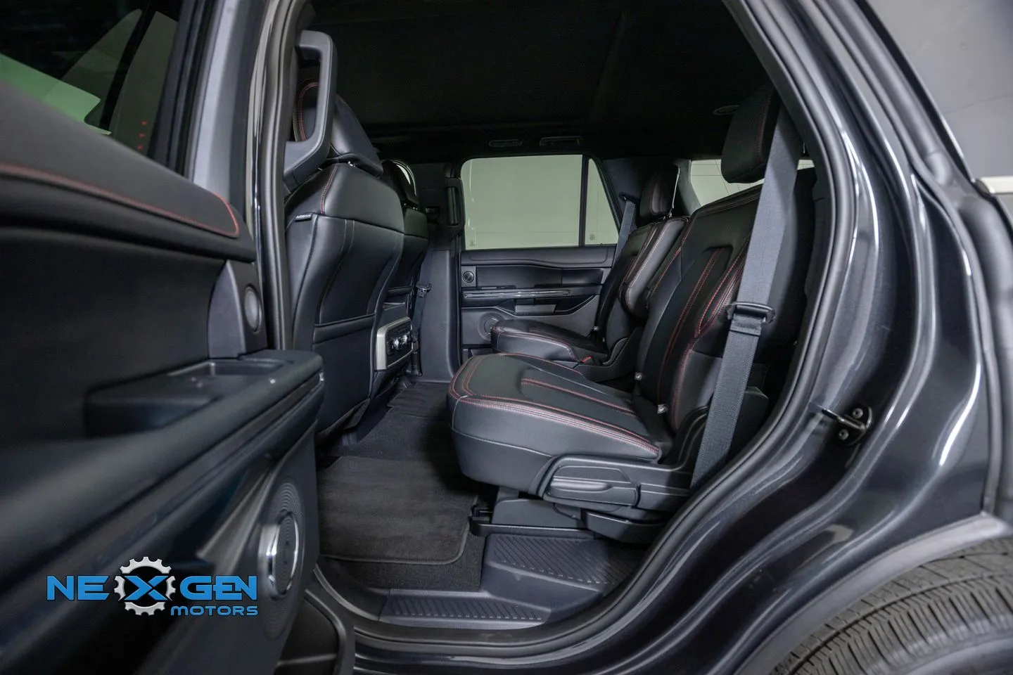 Ford Expedition photo 29
