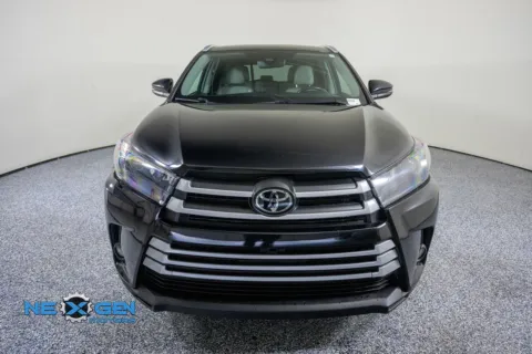 Photos of 2019 Toyota Highlander XLE for sale in Lindon, UT at NeXgen Motors