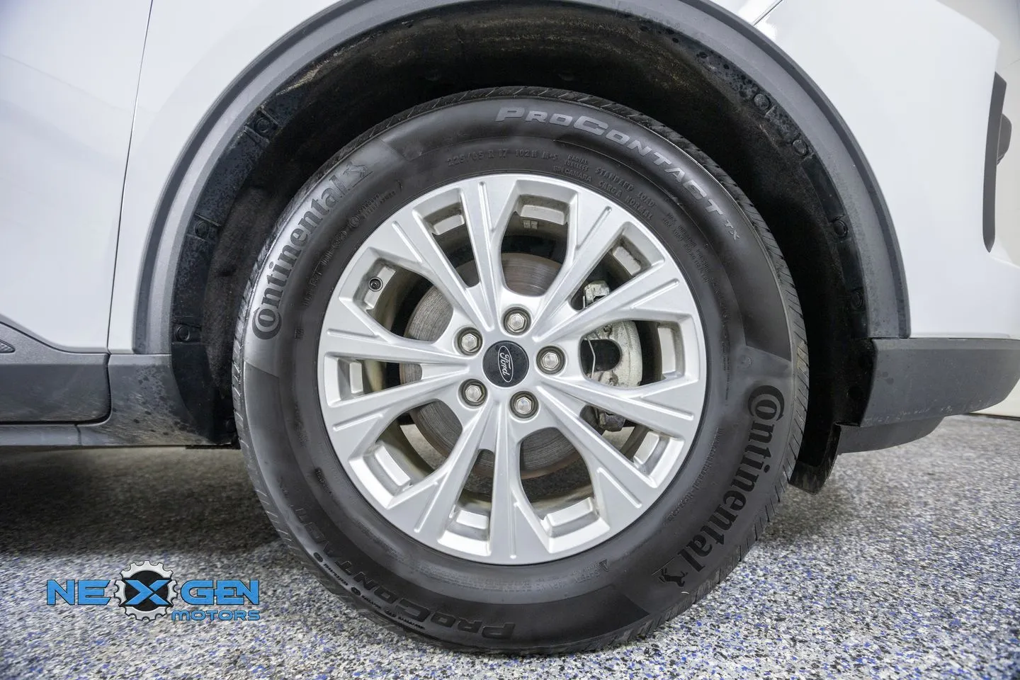 Ford Escape photo 47