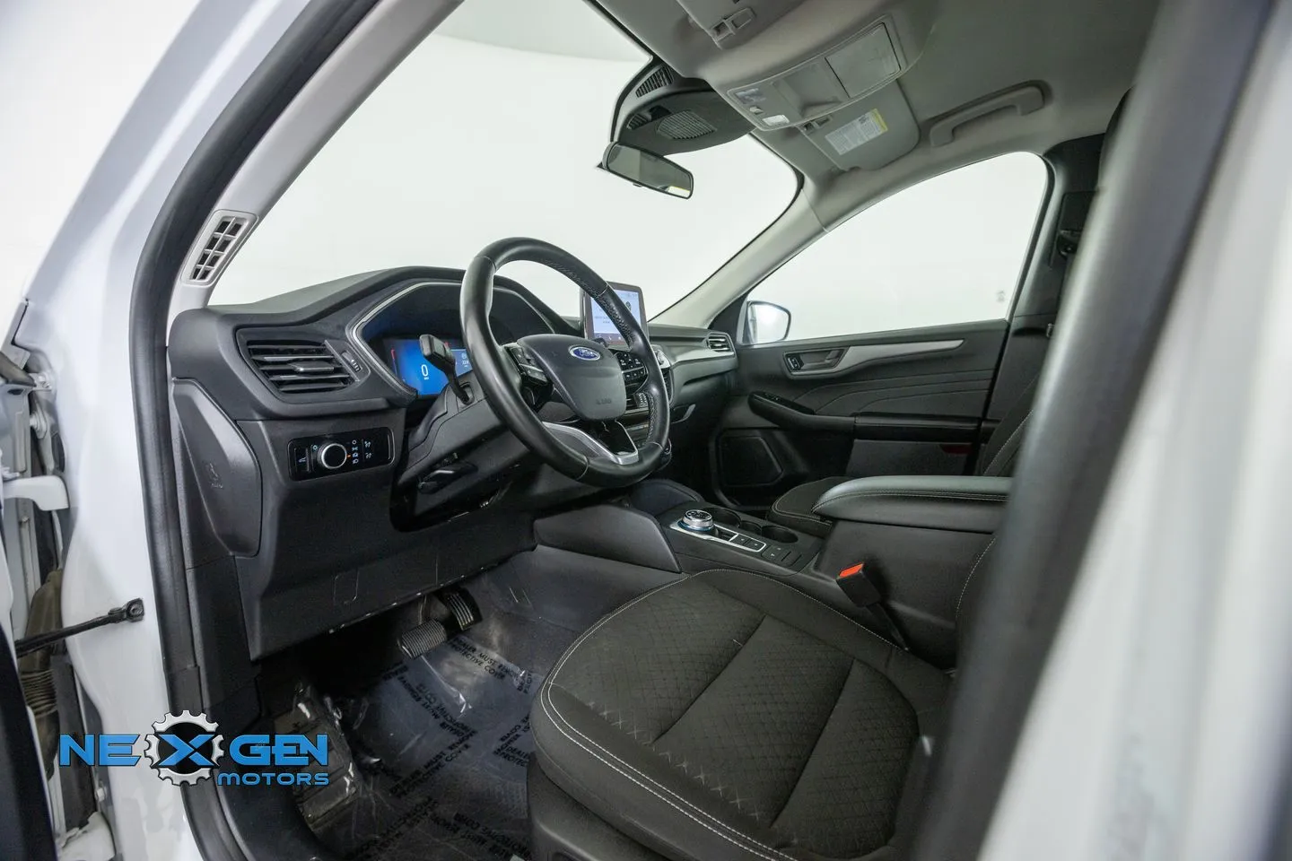 Ford Escape photo 11