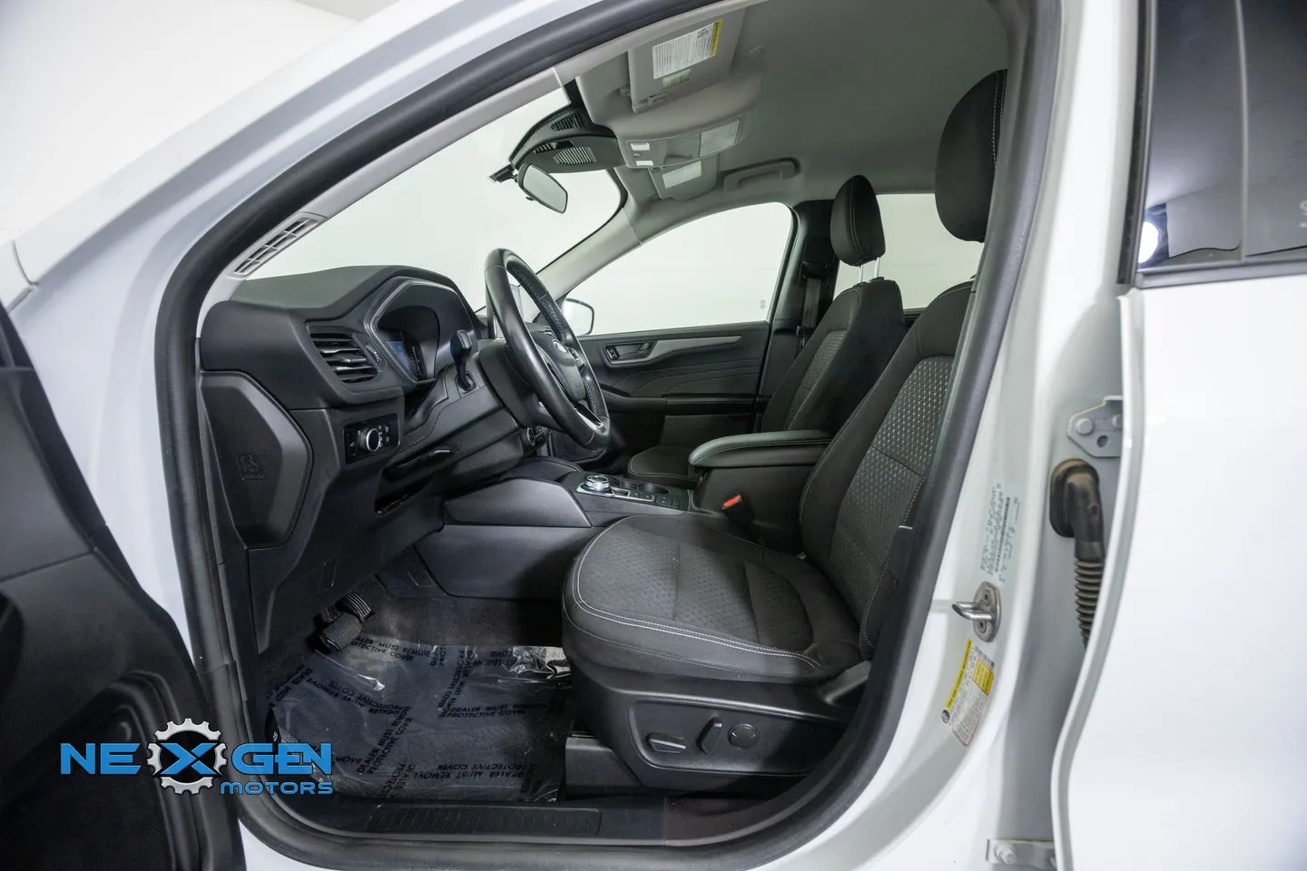Ford Escape photo 12