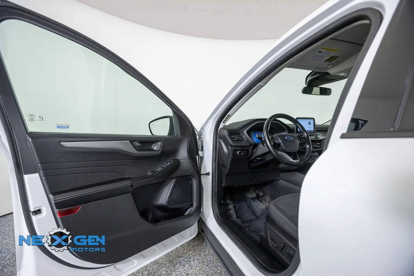 Ford Escape photo 10