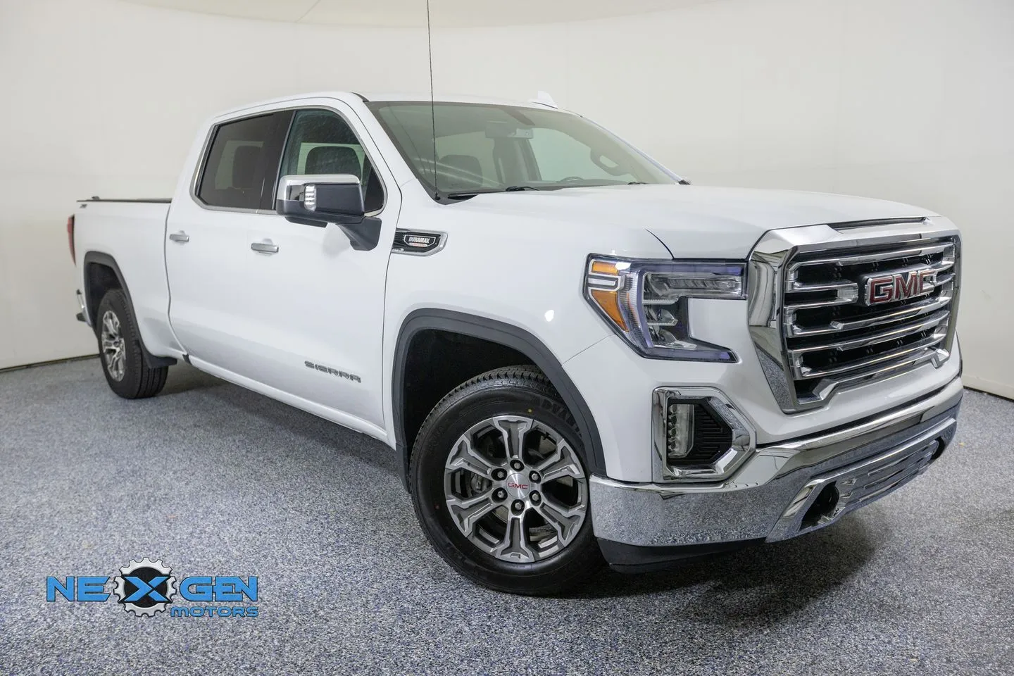 2021 GMC Sierra 4WD Crew Cab Short Box SLT's photo
