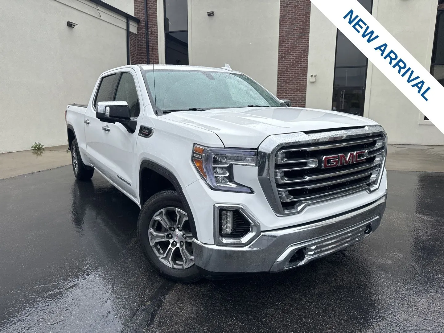 2021 GMC Sierra 4WD Crew Cab Short Box SLT's photo