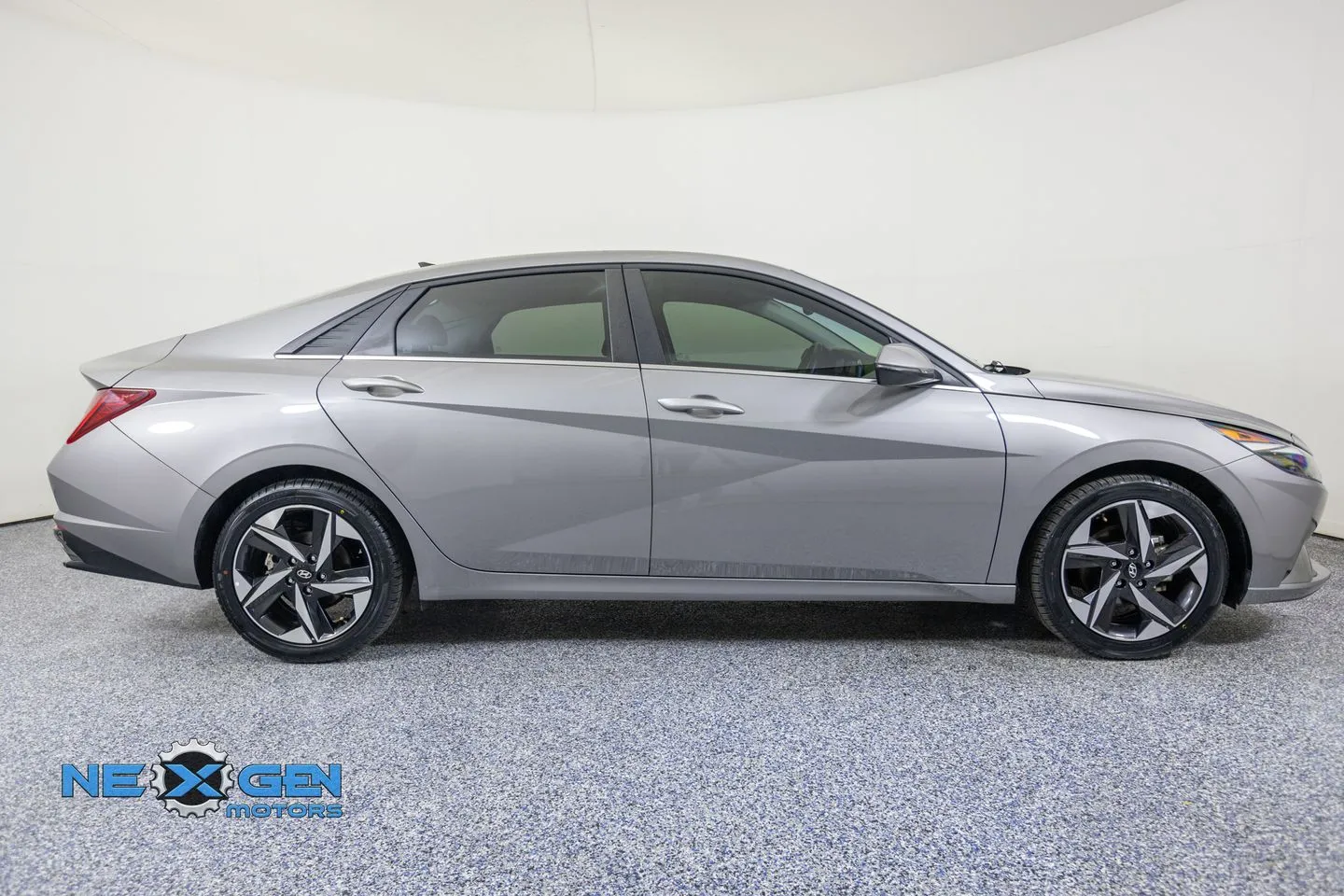 2021 Hyundai Elantra SEL - Photo 8
