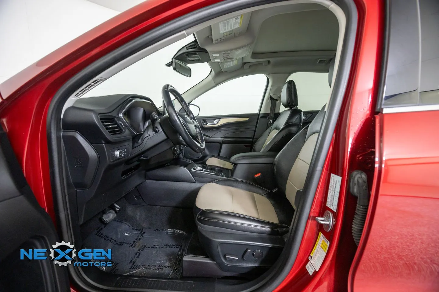 Ford Escape photo 12
