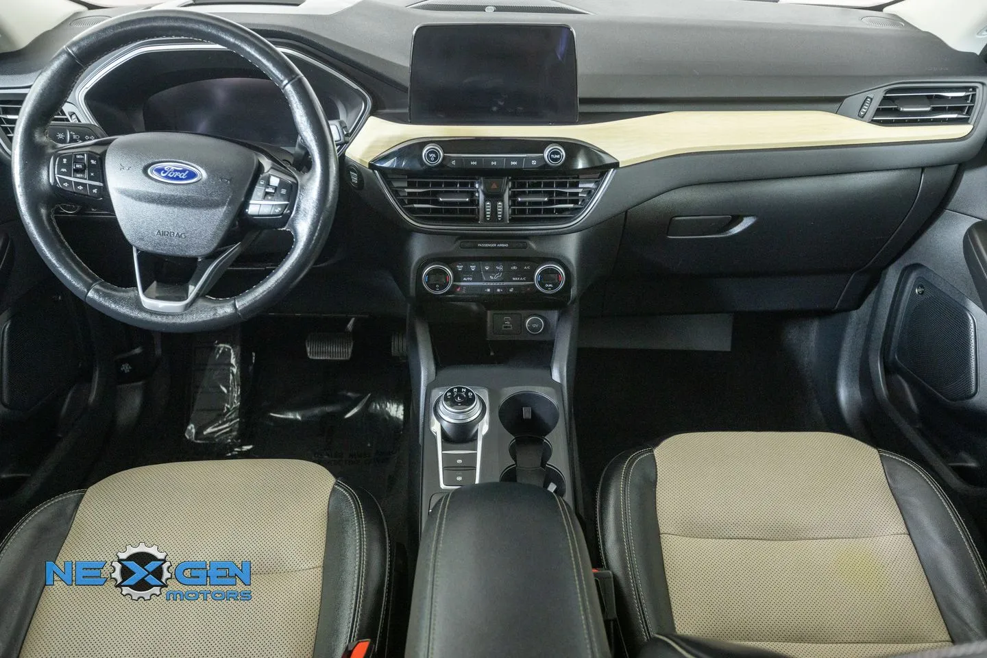 Ford Escape photo 36