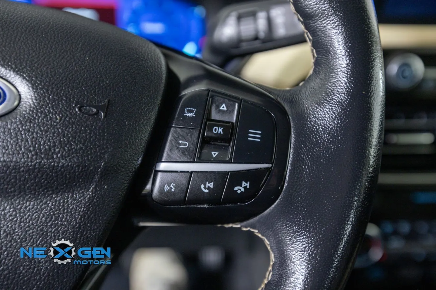 Ford Escape photo 16