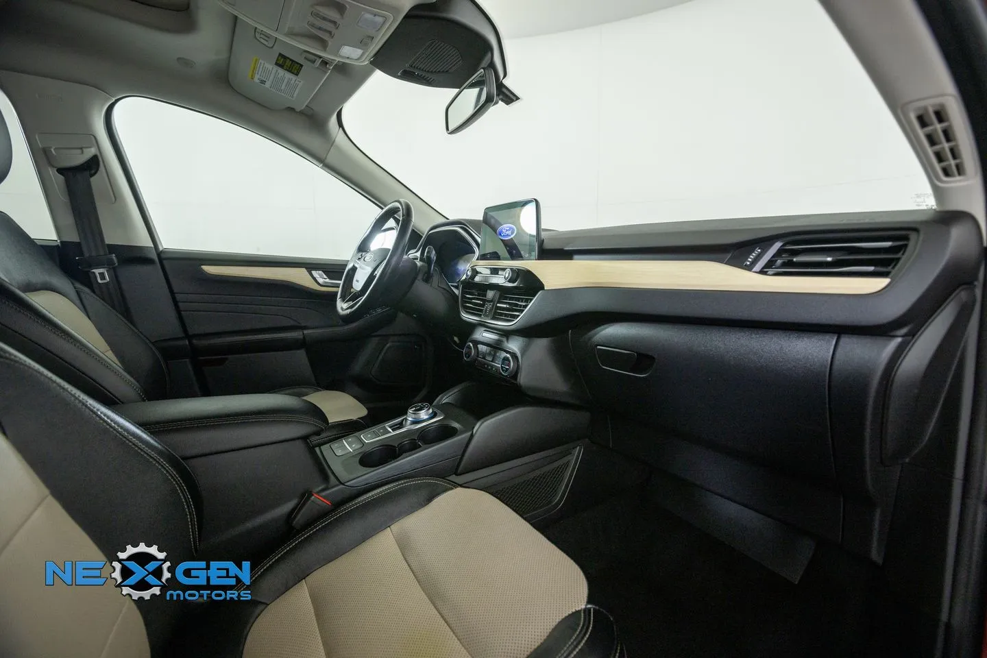 Ford Escape photo 46