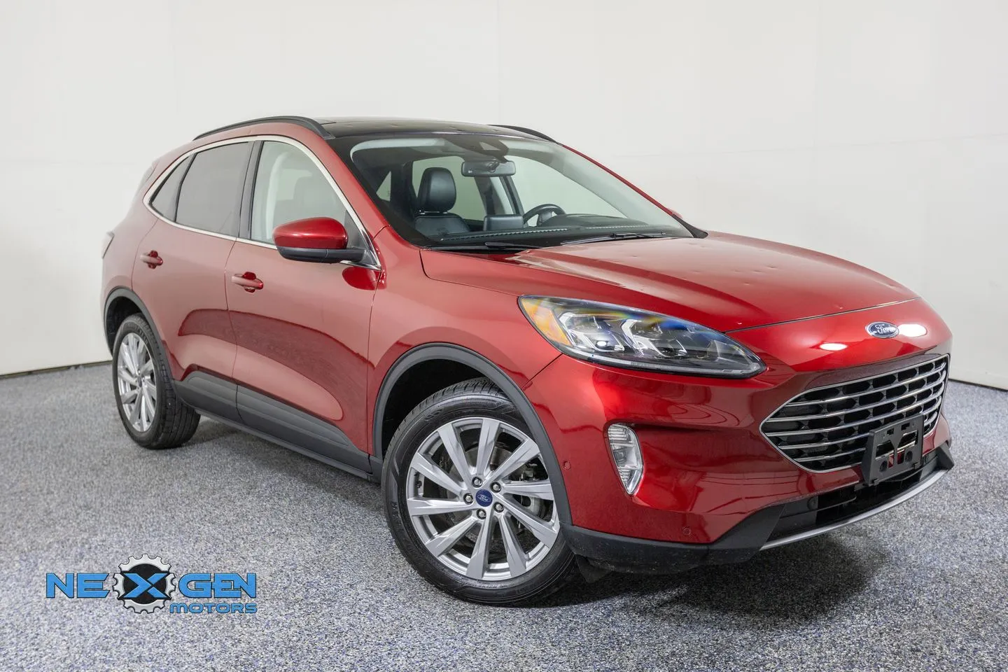 2021 Ford Escape Titanium AWD's photo