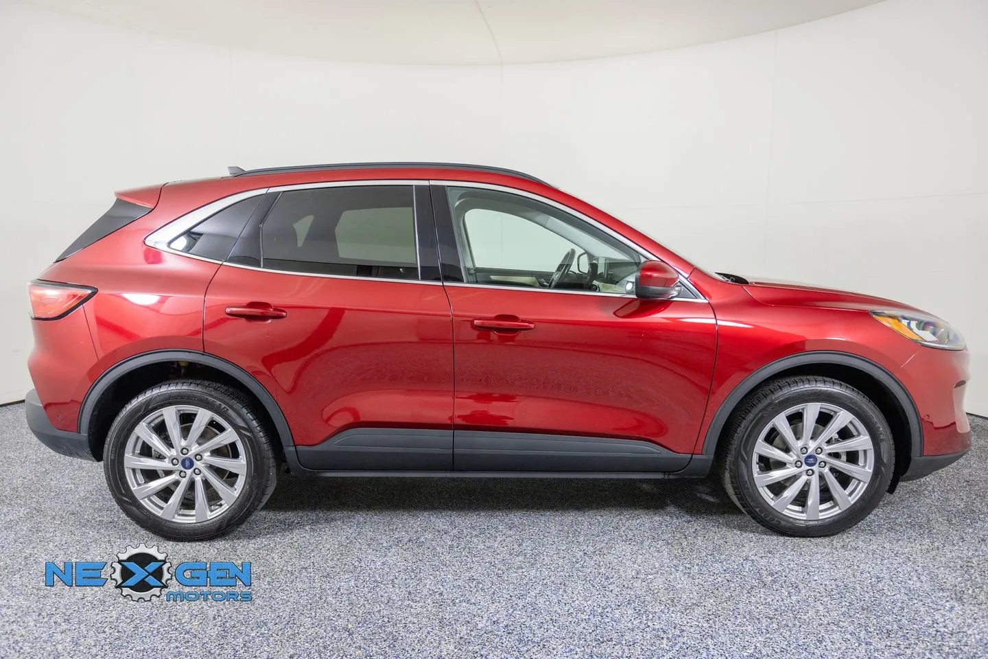 Ford Escape photo 9