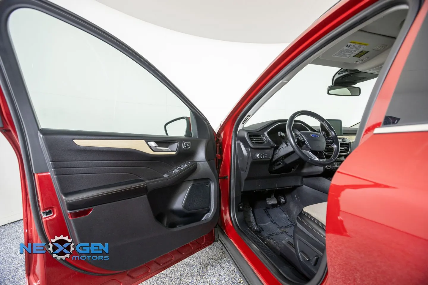 Ford Escape photo 10