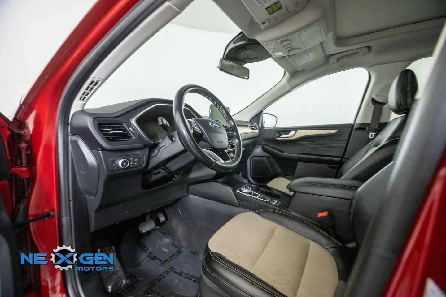 Ford Escape photo 11