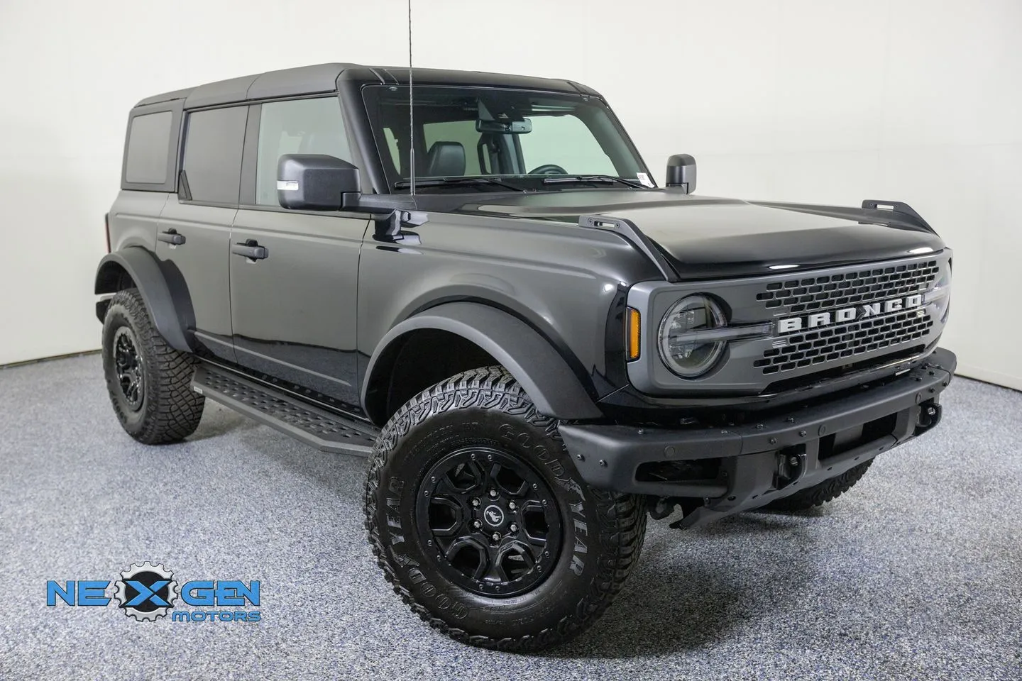 2024 Ford Bronco Wildtrak 4x4's photo