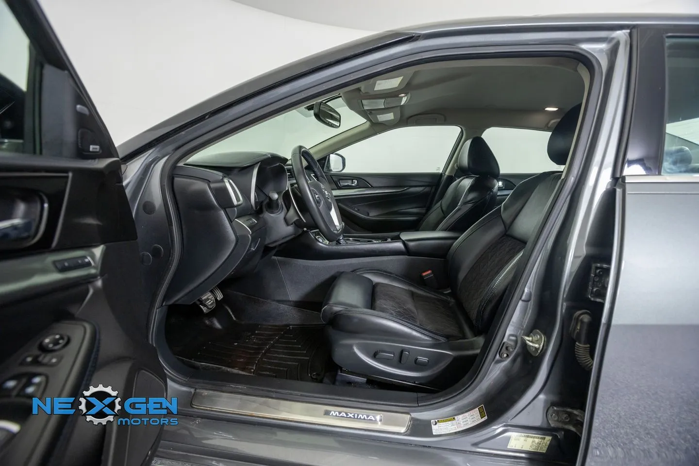 Nissan Maxima photo 12