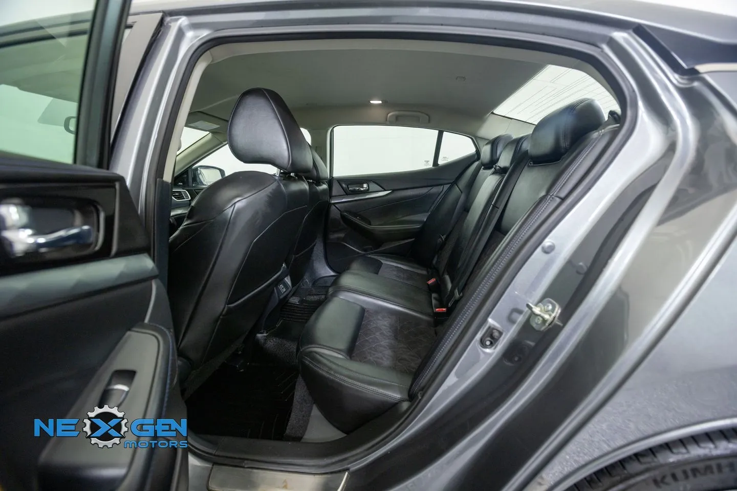 Nissan Maxima photo 29