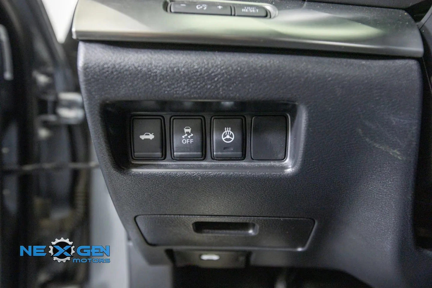 Nissan Maxima photo 14
