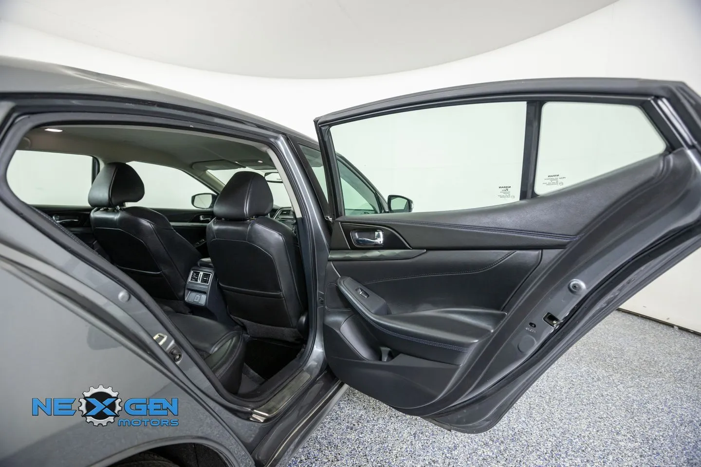 Nissan Maxima photo 35