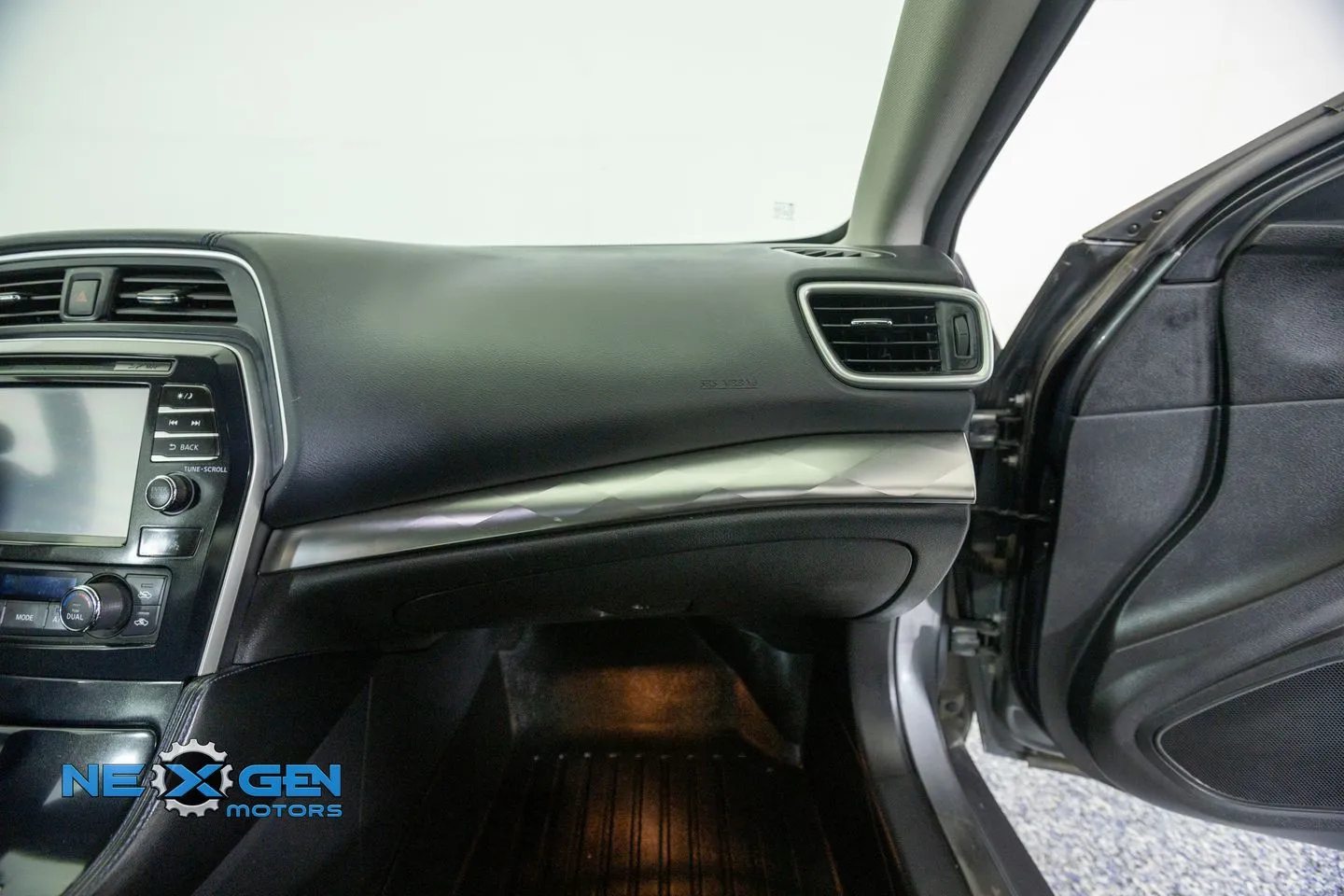 Nissan Maxima photo 43