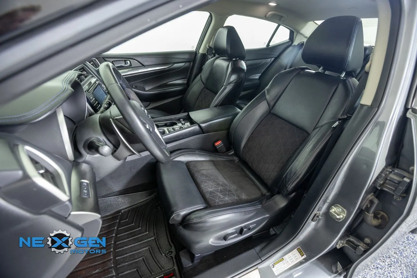 Nissan Maxima photo 26