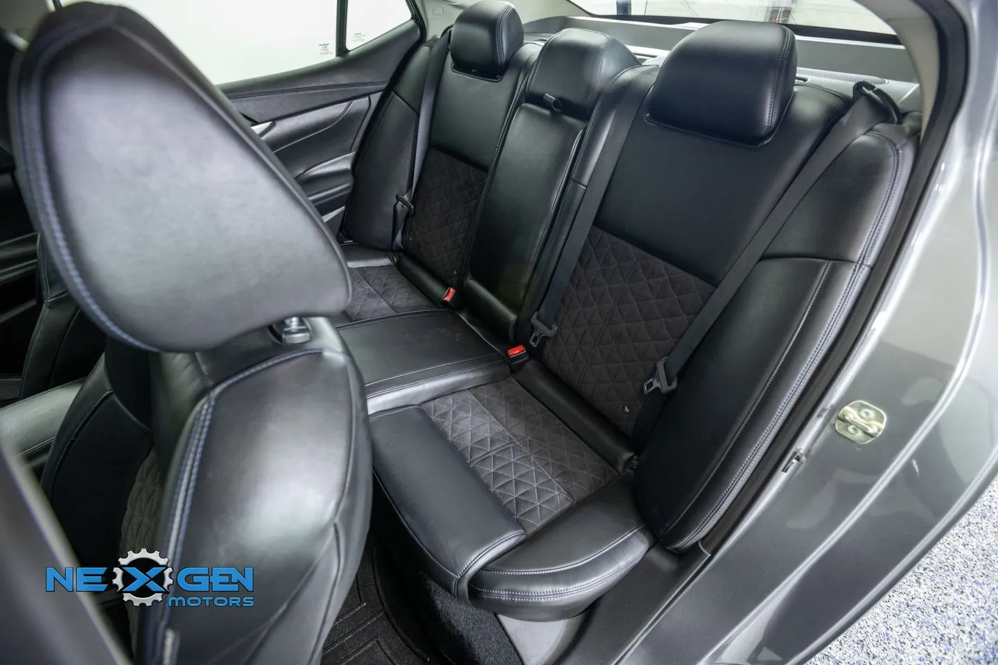 Nissan Maxima photo 33