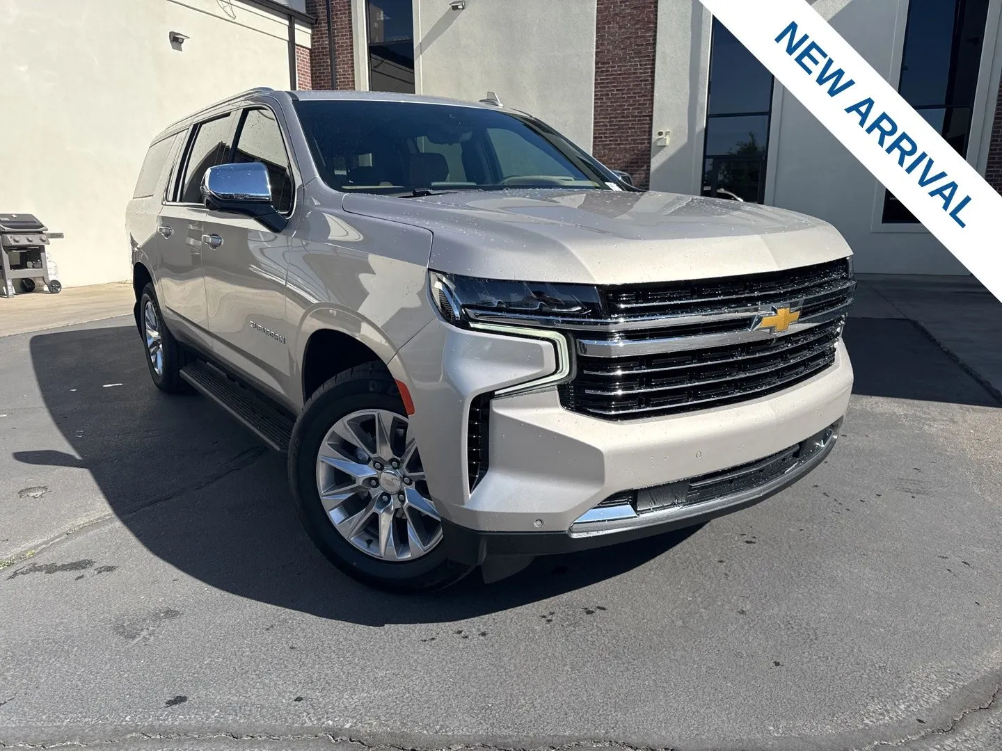 2023 Chevrolet Suburban 4WD 1500 Premier's photo