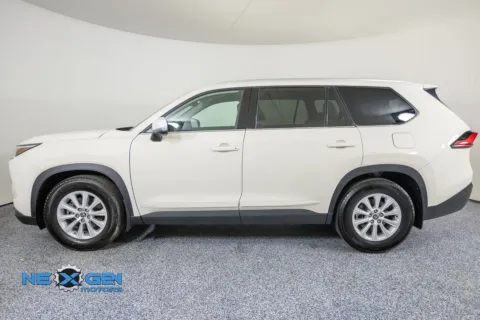 More photos of 2024 Toyota Grand Highlander XLE at NeXgen Motors, UT