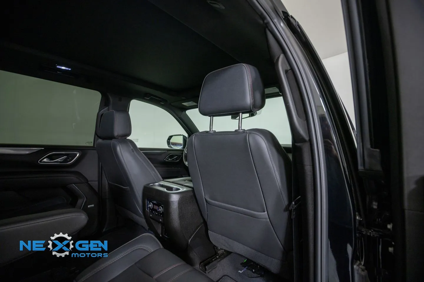 Chevrolet Suburban photo 38