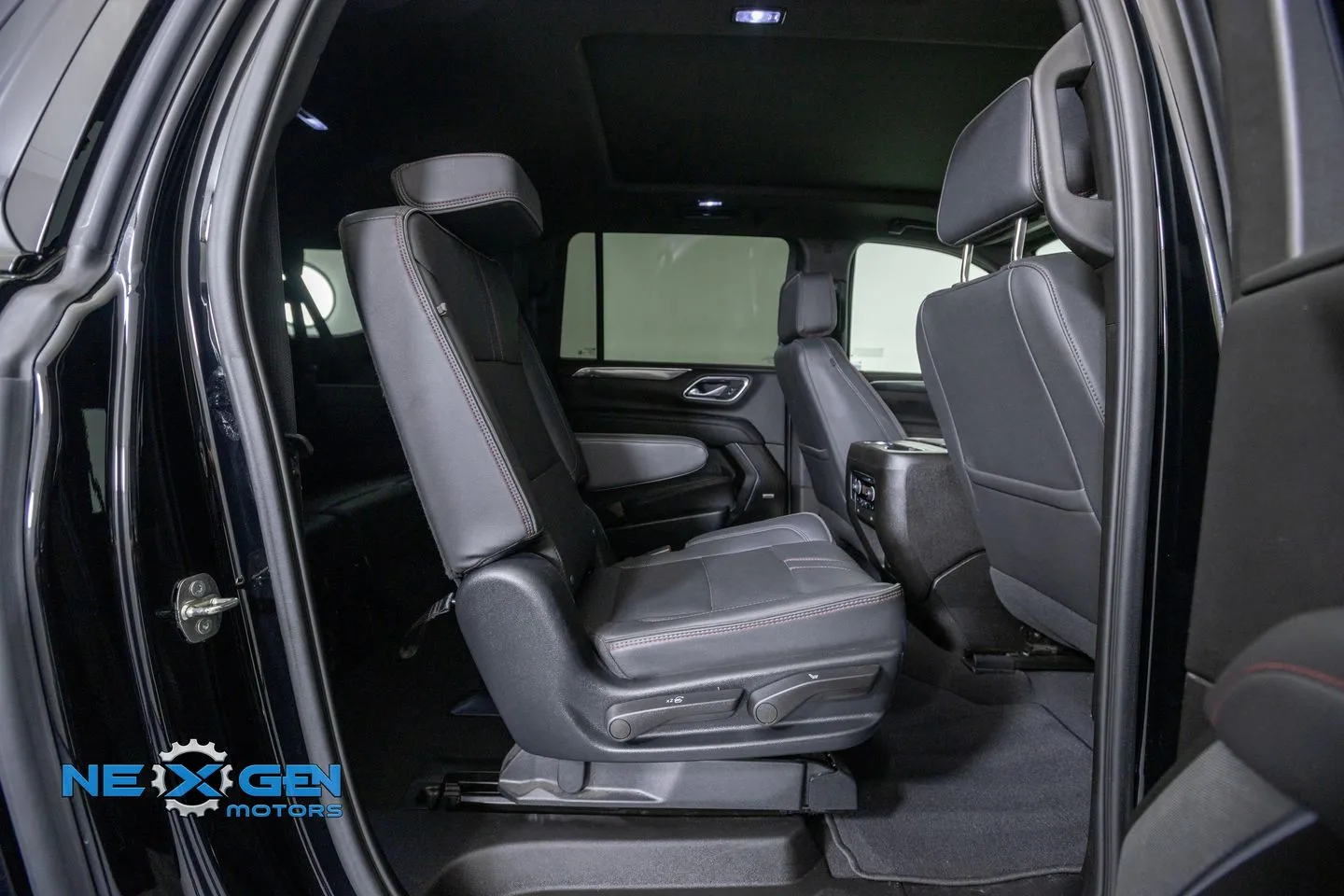 Chevrolet Suburban photo 39