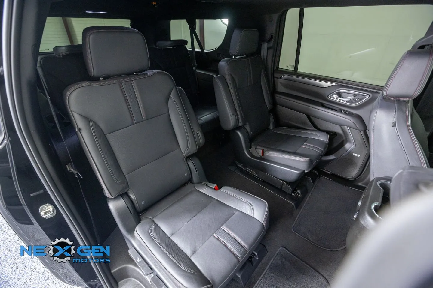 Chevrolet Suburban photo 41