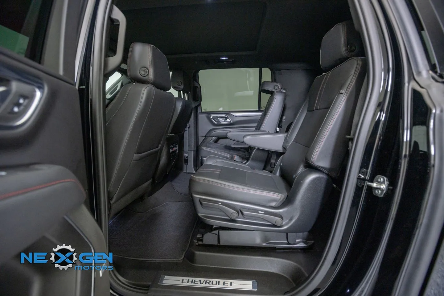 Chevrolet Suburban photo 29