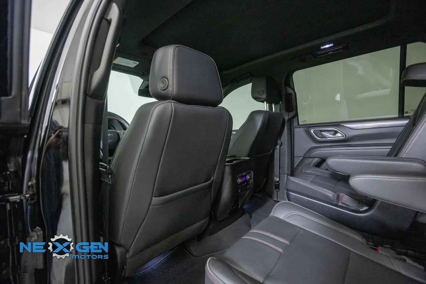 Chevrolet Suburban photo 28