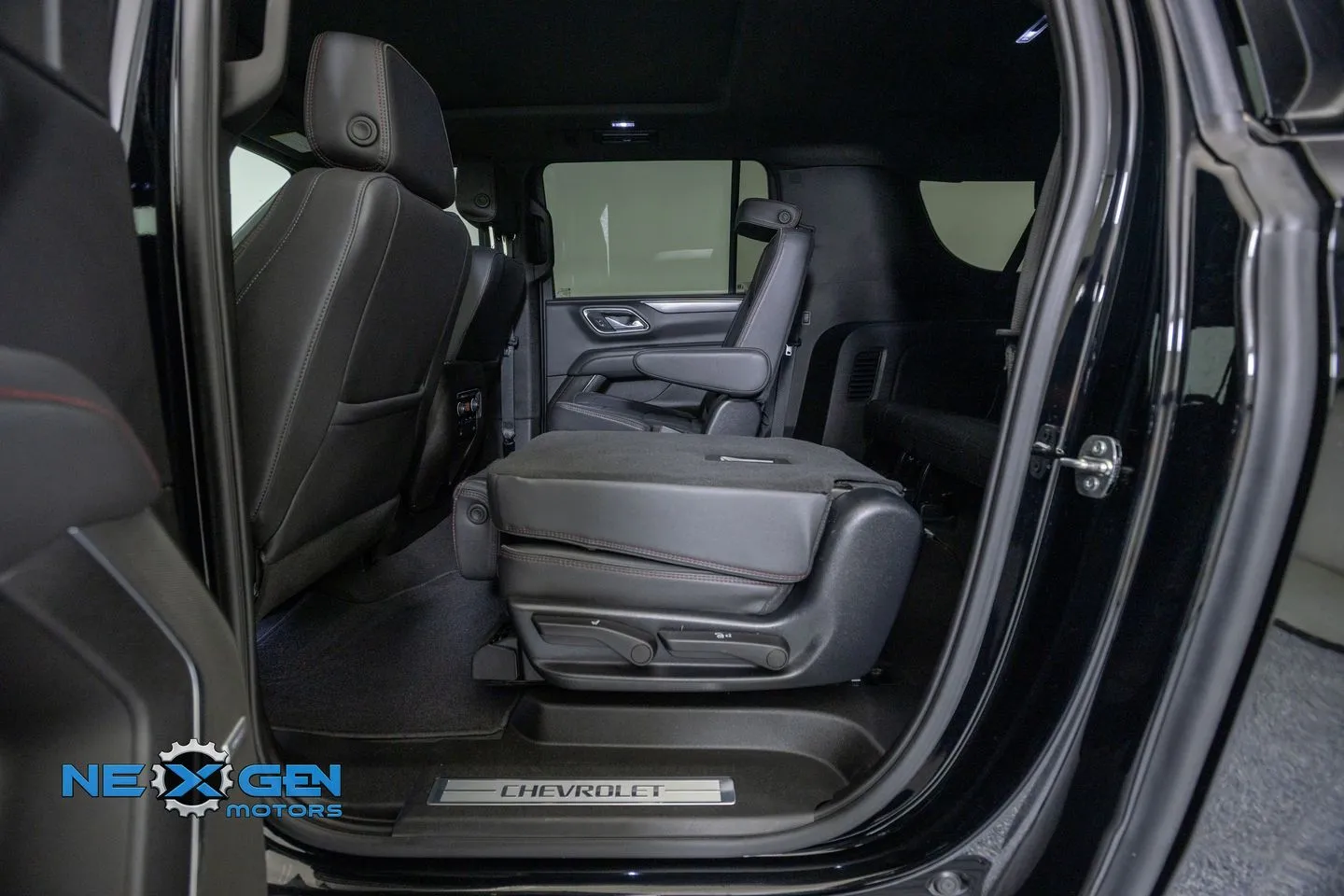 Chevrolet Suburban photo 30