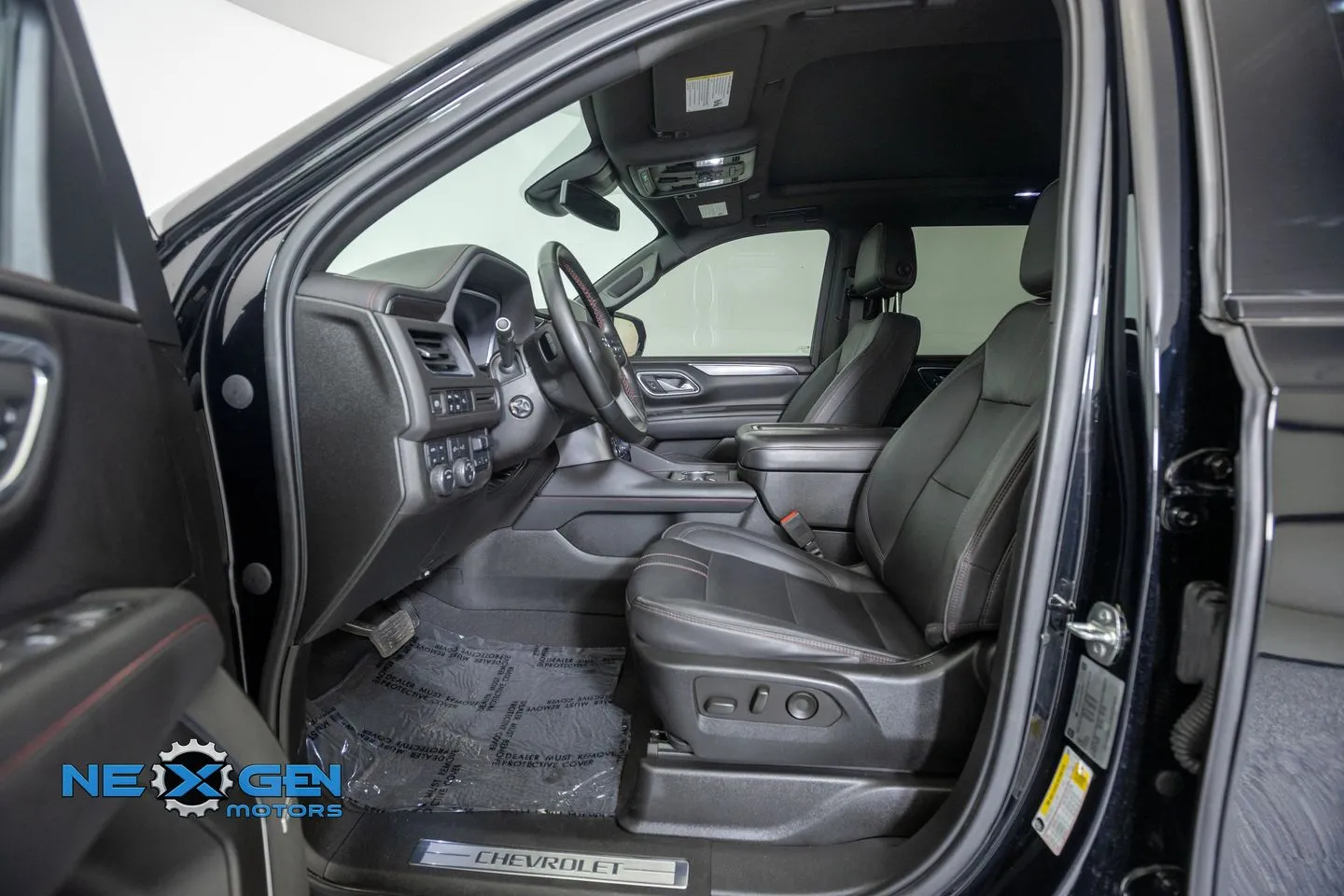 Chevrolet Suburban photo 12