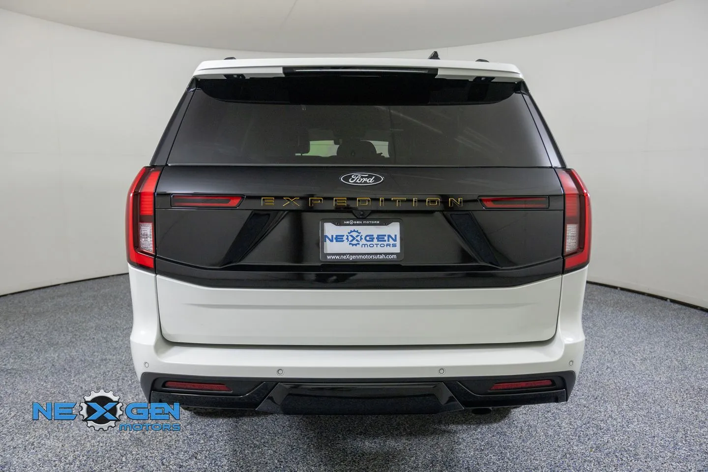 Ford Expedition photo 7