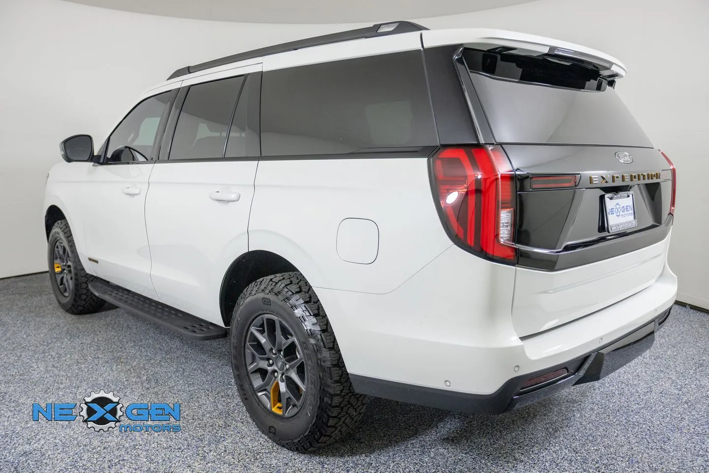 Ford Expedition photo 6