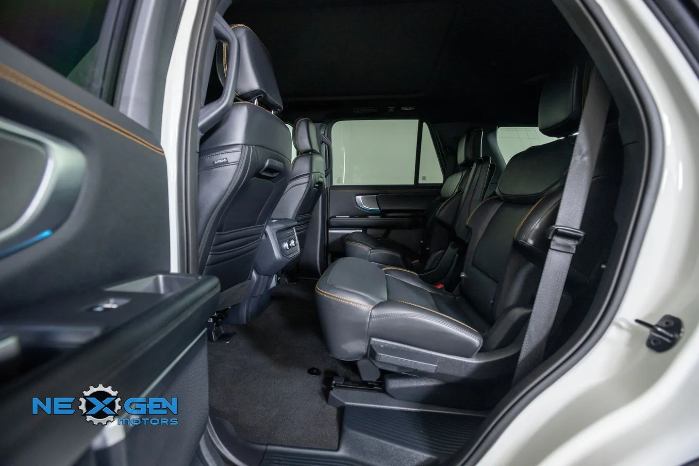 Ford Expedition photo 30